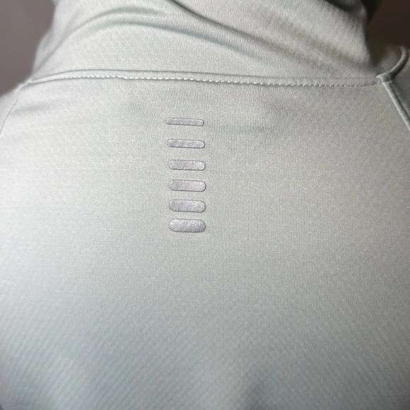 small Women’s light blue / mint Under Armour Cold Gear Reactor Run funnel neck - Picture 3 of 5